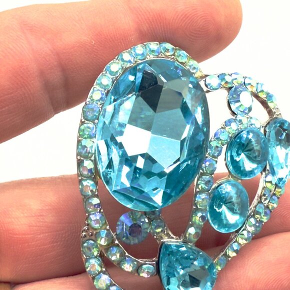 Rhinestone Brooch Set of 3 Leaf Floral Designs Multicolor Gold Silver Tone Resin - Picture 14 of 14